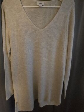 Old Navy Light Cream V-Neck Knit Sweater